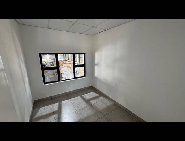 900M² WAREHOUSE TO LET IN LINBRO PARK